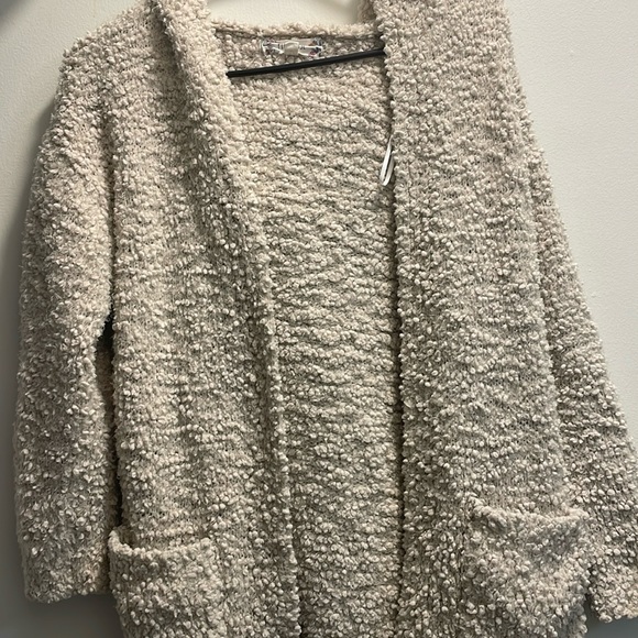 Pink Rose Sweaters - Women’s Sherpa sweater with hood size S